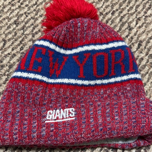 New Era Red and Blue New York Giants Beanie - Picture 3 of 3